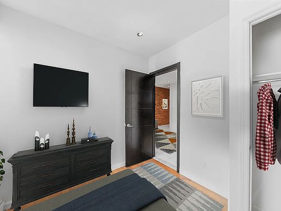 3rd image of 125 W 106th St APT 1B