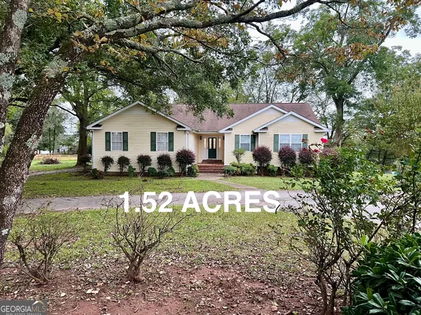 24 W Ridgeway Rd, Maysville, GA 30558