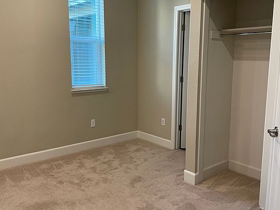 4th image of 611 Avenue One