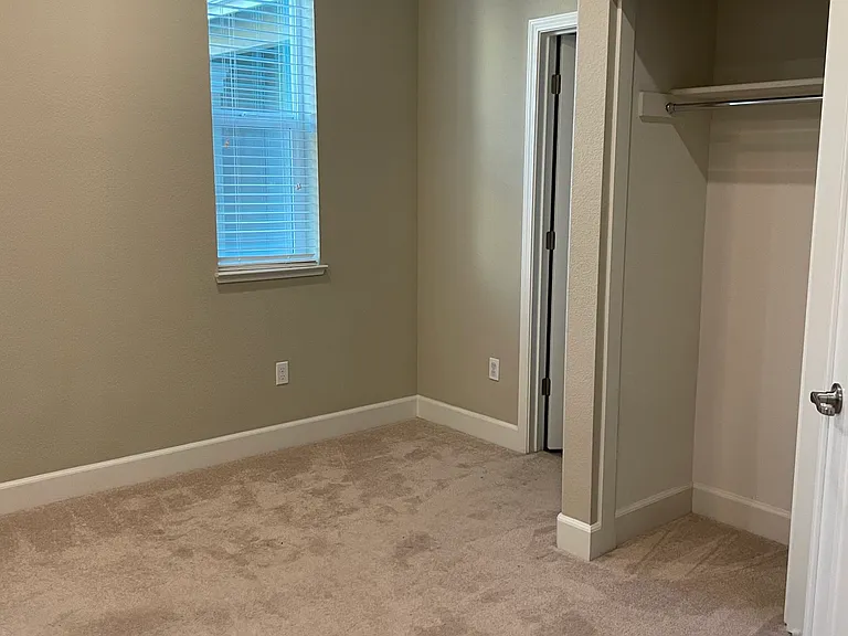 611 Avenue One — Photo 4