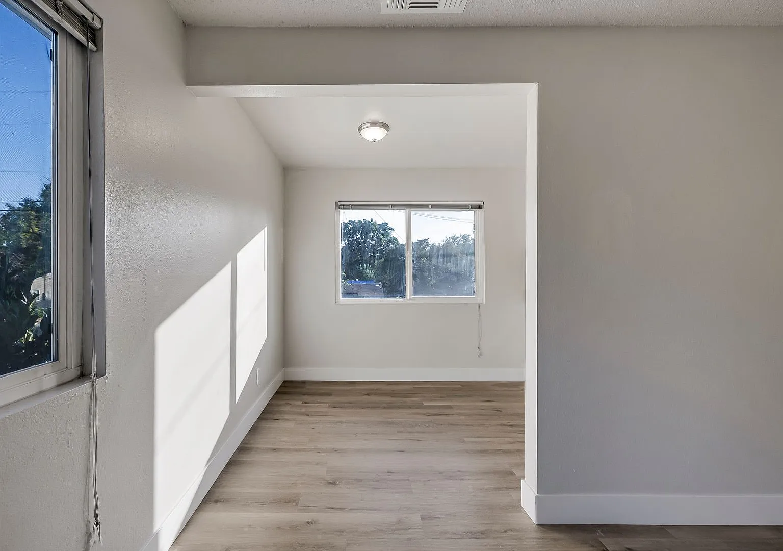 The Sheridan Apartments — Photo 4