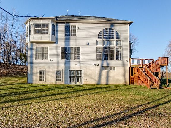 4th image of 17521 Eleanor Ln