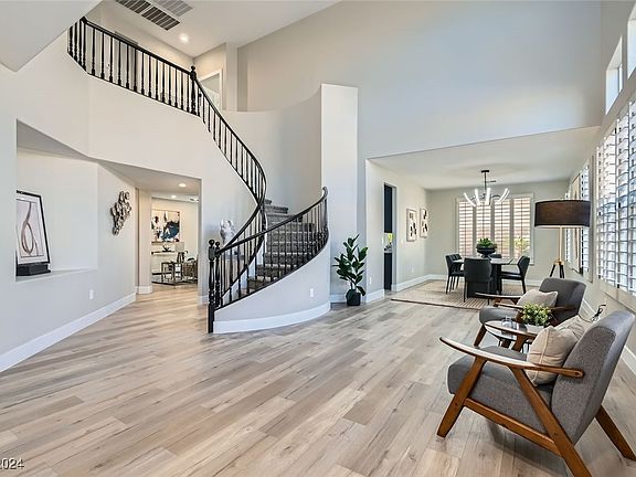 4th image of 155 Marco Island St