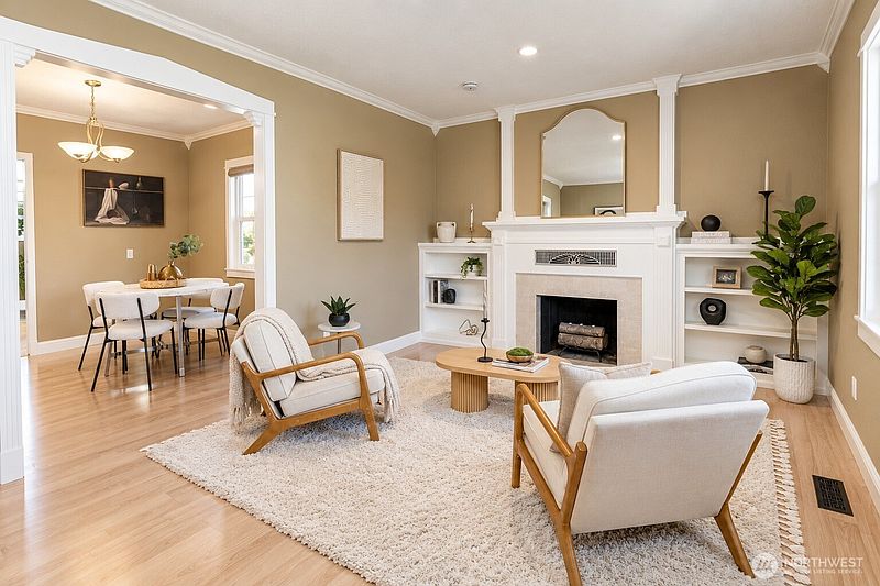 4th image of 825 NE 75th Street