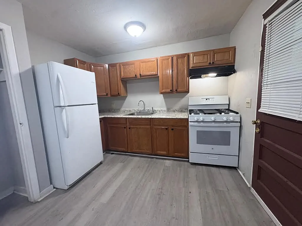 Blake St — Photo 2