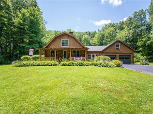 200 Log House Ln, Edinburg, PA 16116