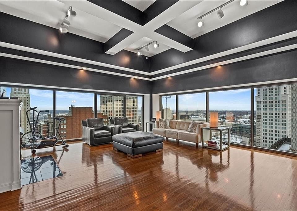 1st image of 1101 Walnut St #1901