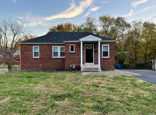 209 Circle Dr, Collinsville, IL