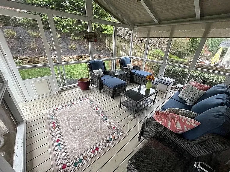 1716 Somersby Ln — Photo 4