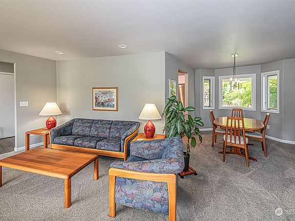 5th image of 745 Cottingham St