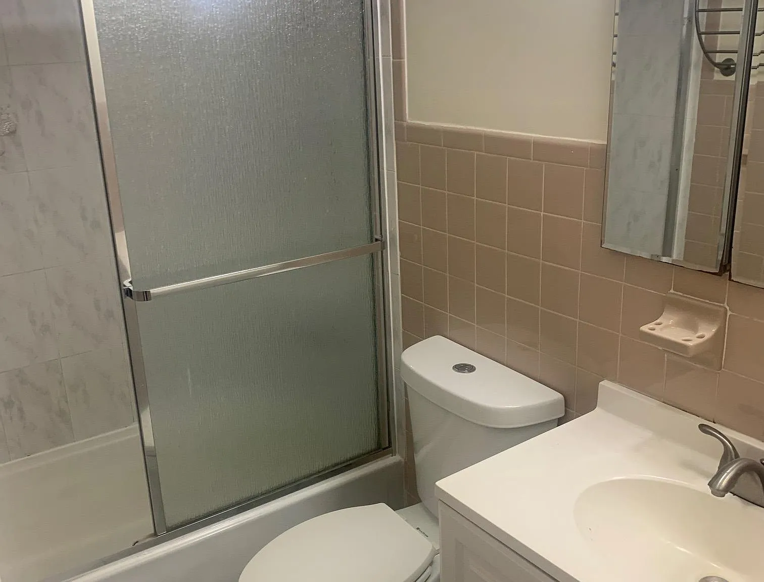 3 bed, 1.5 bath, 1300 sqft, $2,950 — Photo 4