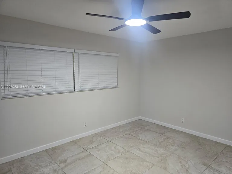 5151 W Oakland Park Blvd #303 — Photo 7
