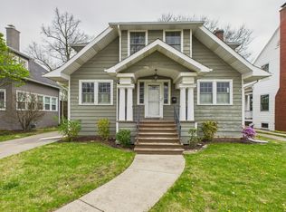 293 Northwood Rd, Riverside, IL 60546