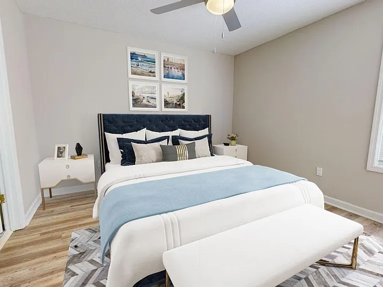 Sun Valley Apartments — Photo 33
