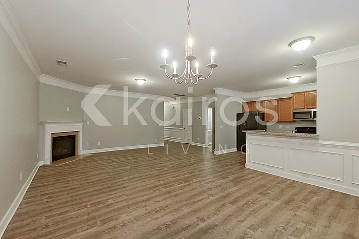 141 Whitton Ct — Photo 8