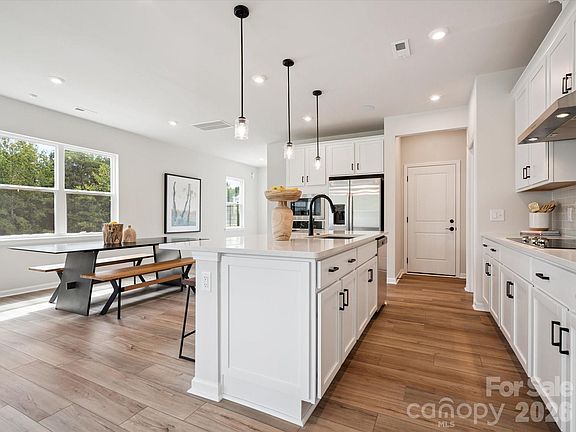 7th image of this home