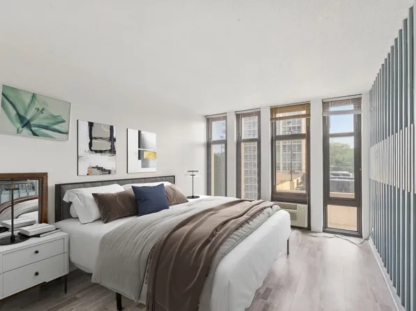 6700 S South Shore Dr APT 2E, Chicago, IL 60649