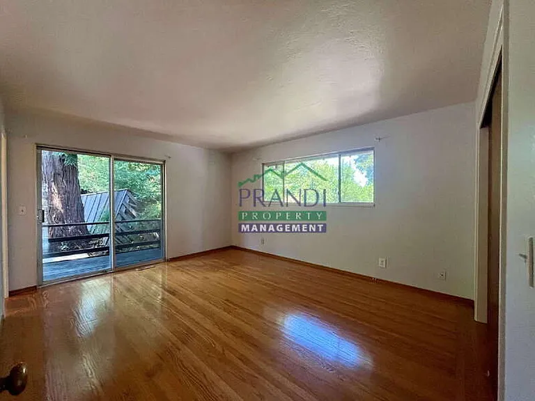 20 Graceland Dr — Photo 15