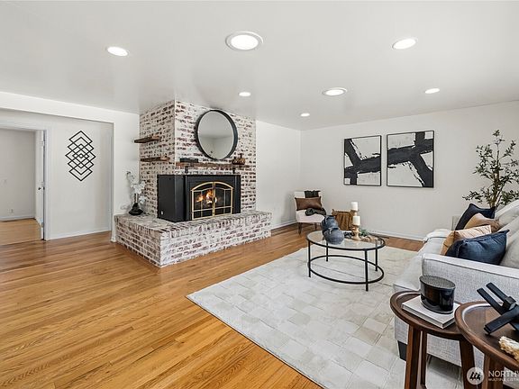 3rd image of 153 SW 208th Street