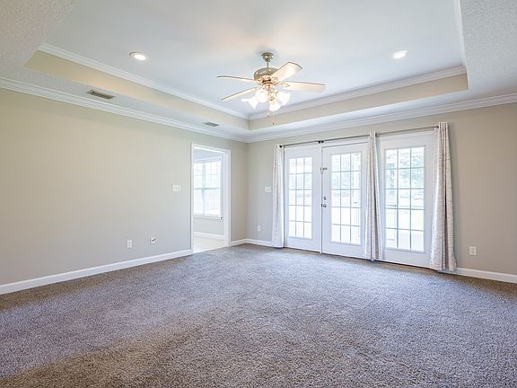 4th image of 15 Mary Carter Ln