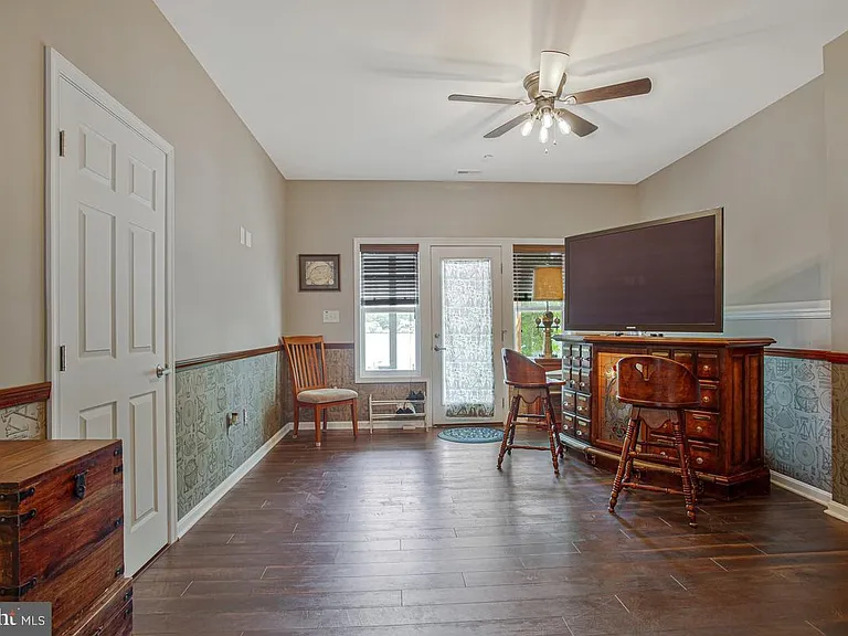 1002 Nabbs Creek Rd — Photo 26