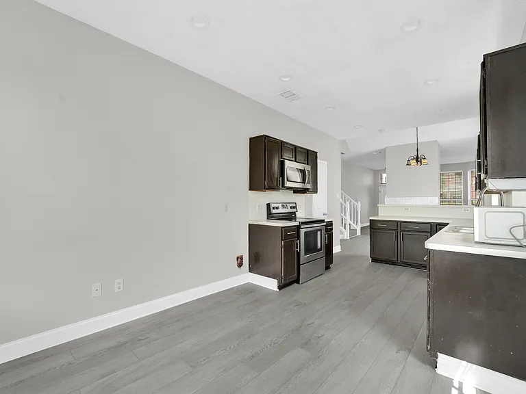 1410 Post Oak Dr — Photo 8