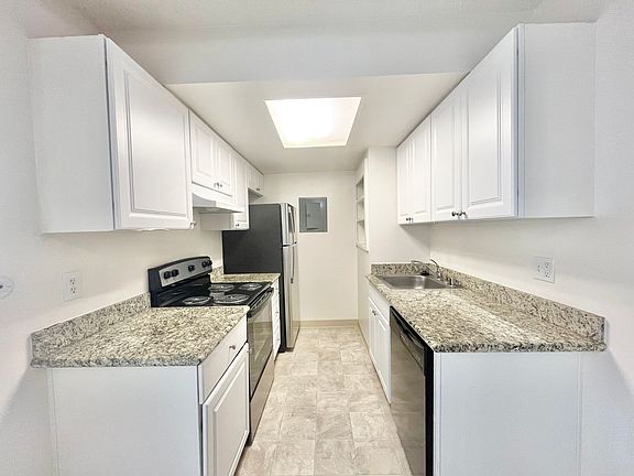 5th image of 2805-2807 H St #1