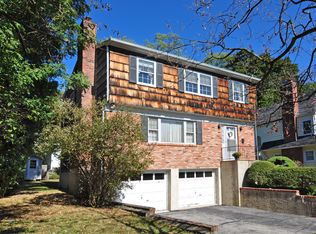 32 Meadoway, Dobbs Ferry, NY 10522