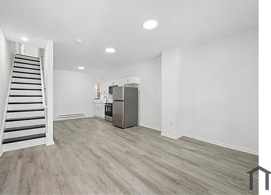 5026 Aspen St — Photo 2