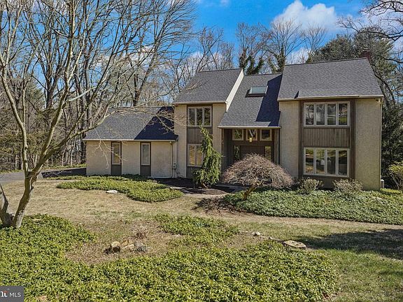 2nd image of 131 Mansion Dr