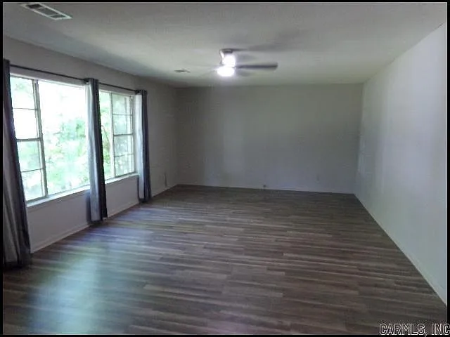 701 N Buchanan St — Photo 4