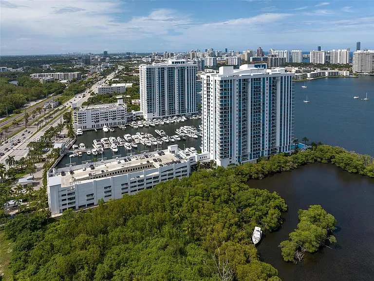 17111 Biscayne Blvd #207 — Photo 45