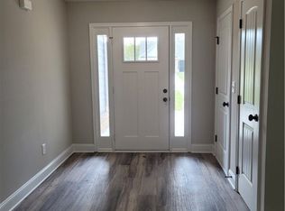 310 Shadow Lake Dr, Arnoldsville, GA 30619