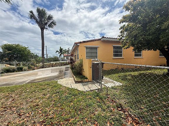 5th image of 4470 W 1st Ave