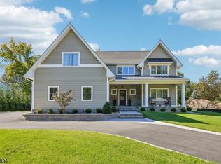 44 Peterson Pl, Mahwah Twp., NJ 07430