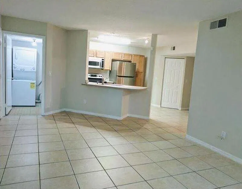 3 bed, 2.0 bath, 1170 sqft, $2,200 — Photo 4