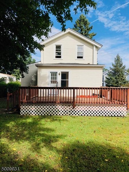 2nd image of 110 Laurel Ave