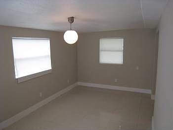 5th image of 2336 SW 17th Ave