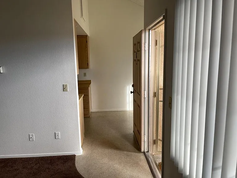 1647 Orchid Ln — Photo 7