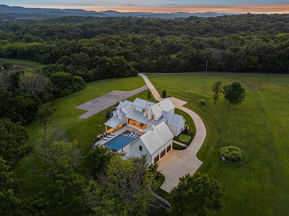6th image of 2650 Finley Ridge Rd