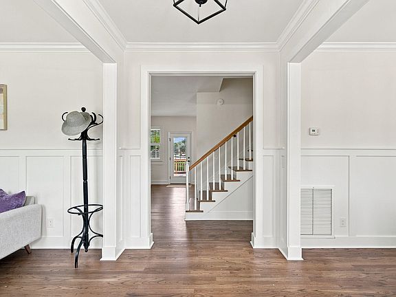 2nd image of 141 Dominion Ct