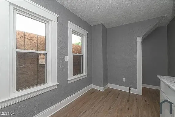 3337 E 143rd St — Photo 28