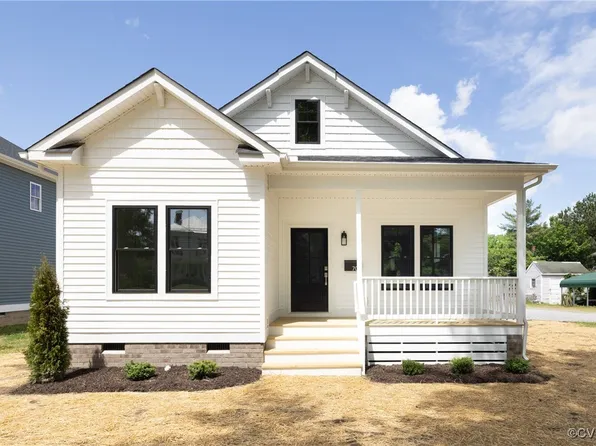 706 S Main St, Blackstone, VA 22824