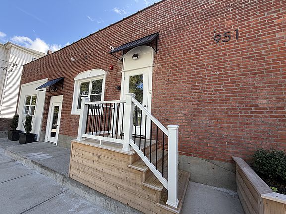 4th image of 951 Slade St #5