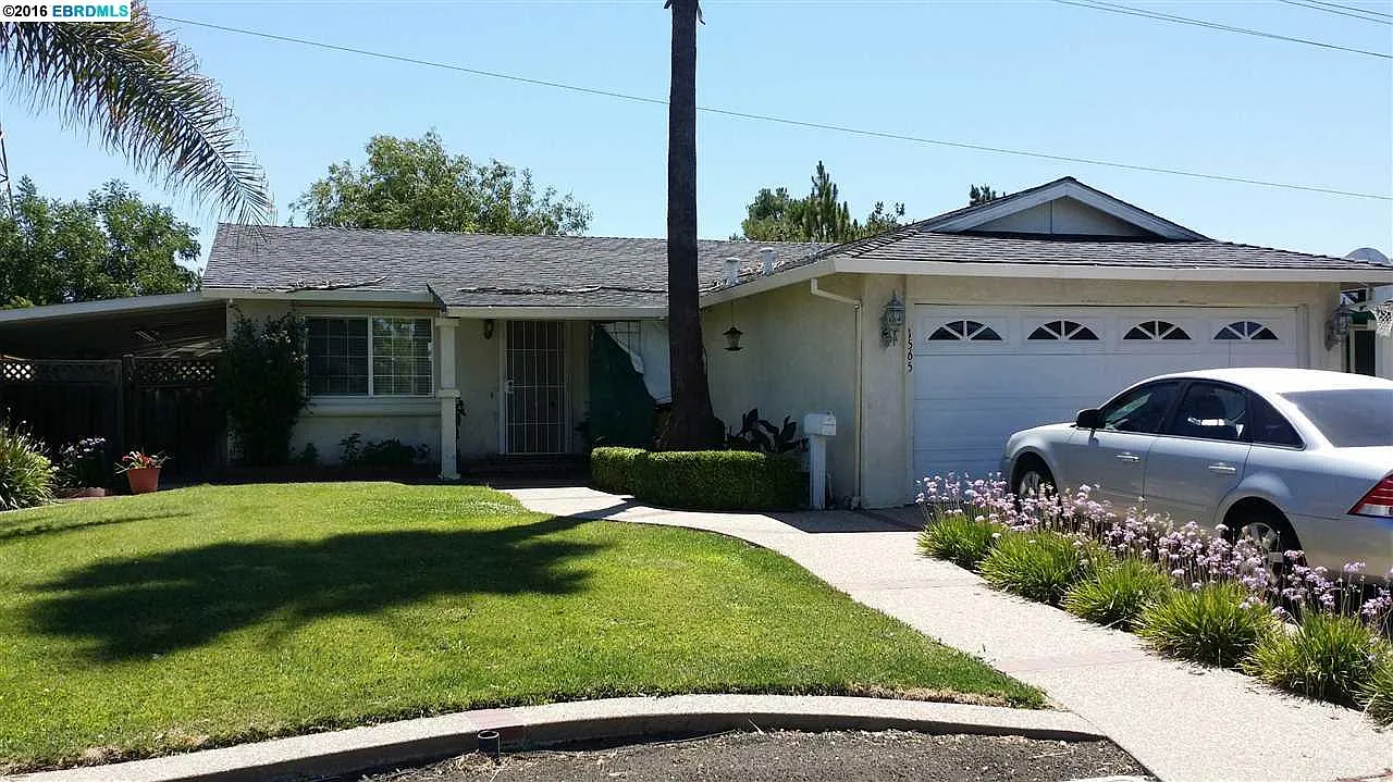 1565 Heather Ln photo 1