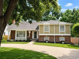 5443 W 100th St, Overland Park, KS 66207