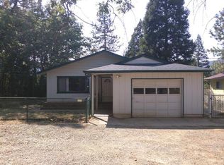 300 Hamilton Ave, Cave Junction, OR 97523