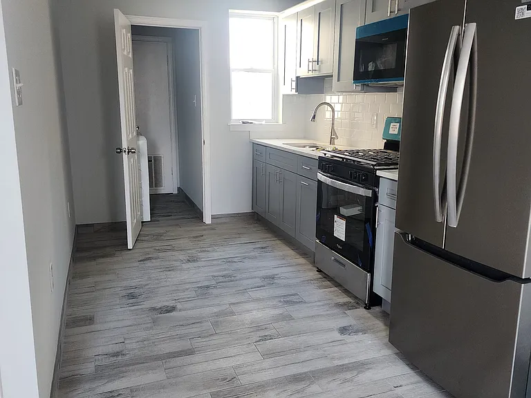 2131 S 11th St #3F — Photo 8
