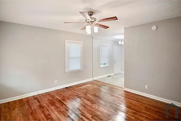 4217 Searcy St — Photo 9