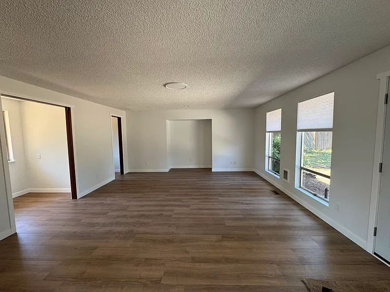 1165 Camas Ave NE — Photo 10